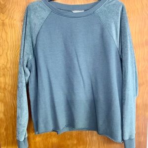 American Eagle Blue Velvet Long Sleeve Shirt